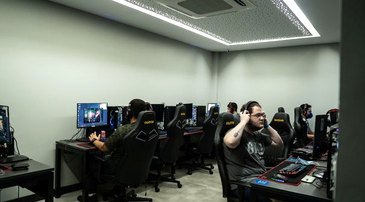 game Win79 Club Poker